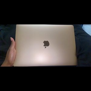 2020 Apple MacBook Air Laptop: